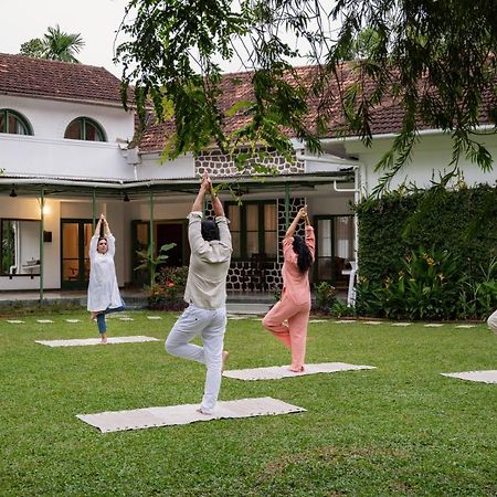 Отель The Sacred Lotus Ayurveda Wellness Retreat Коччи Экстерьер фото