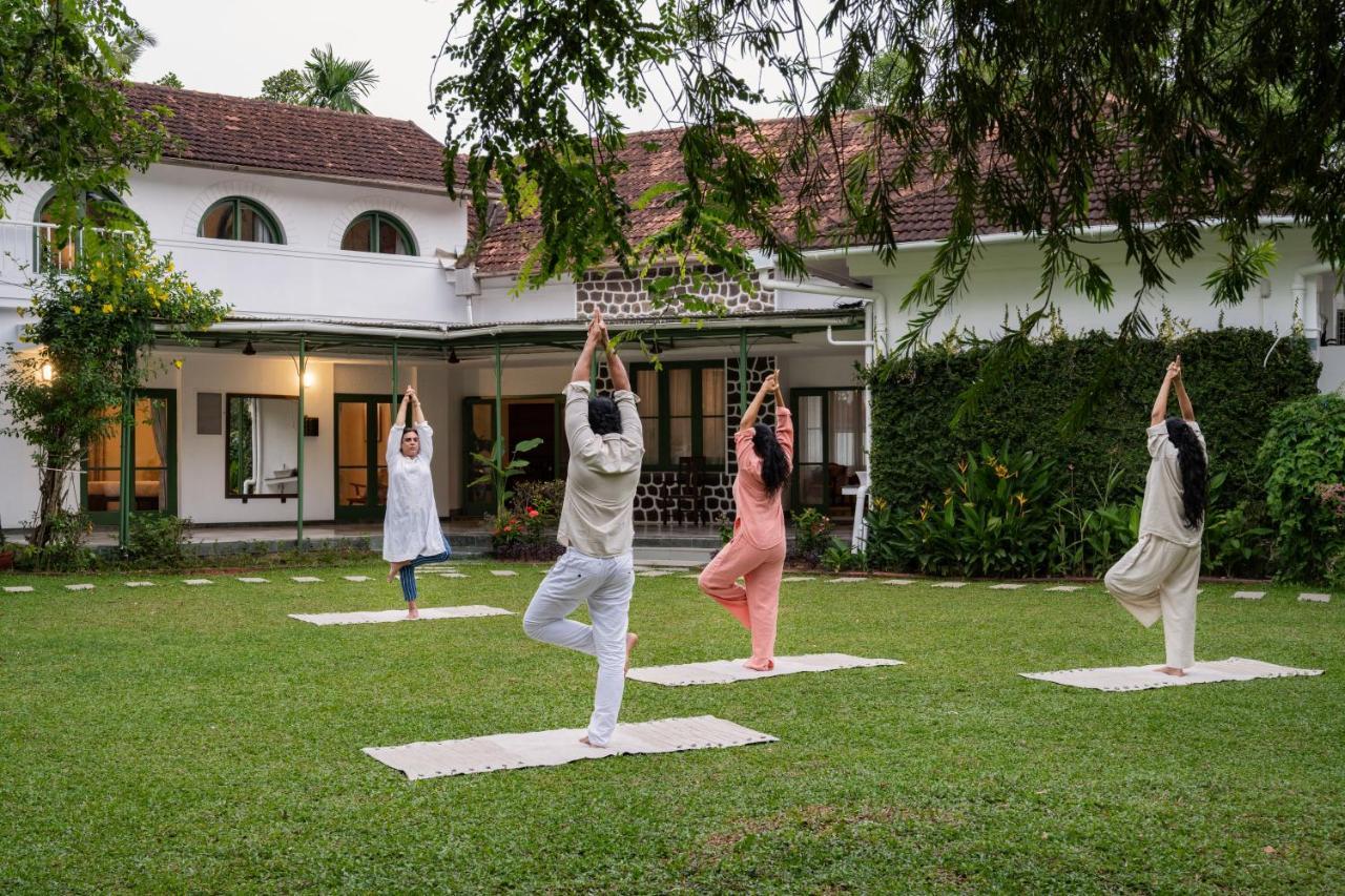 Отель The Sacred Lotus Ayurveda Wellness Retreat Коччи Экстерьер фото