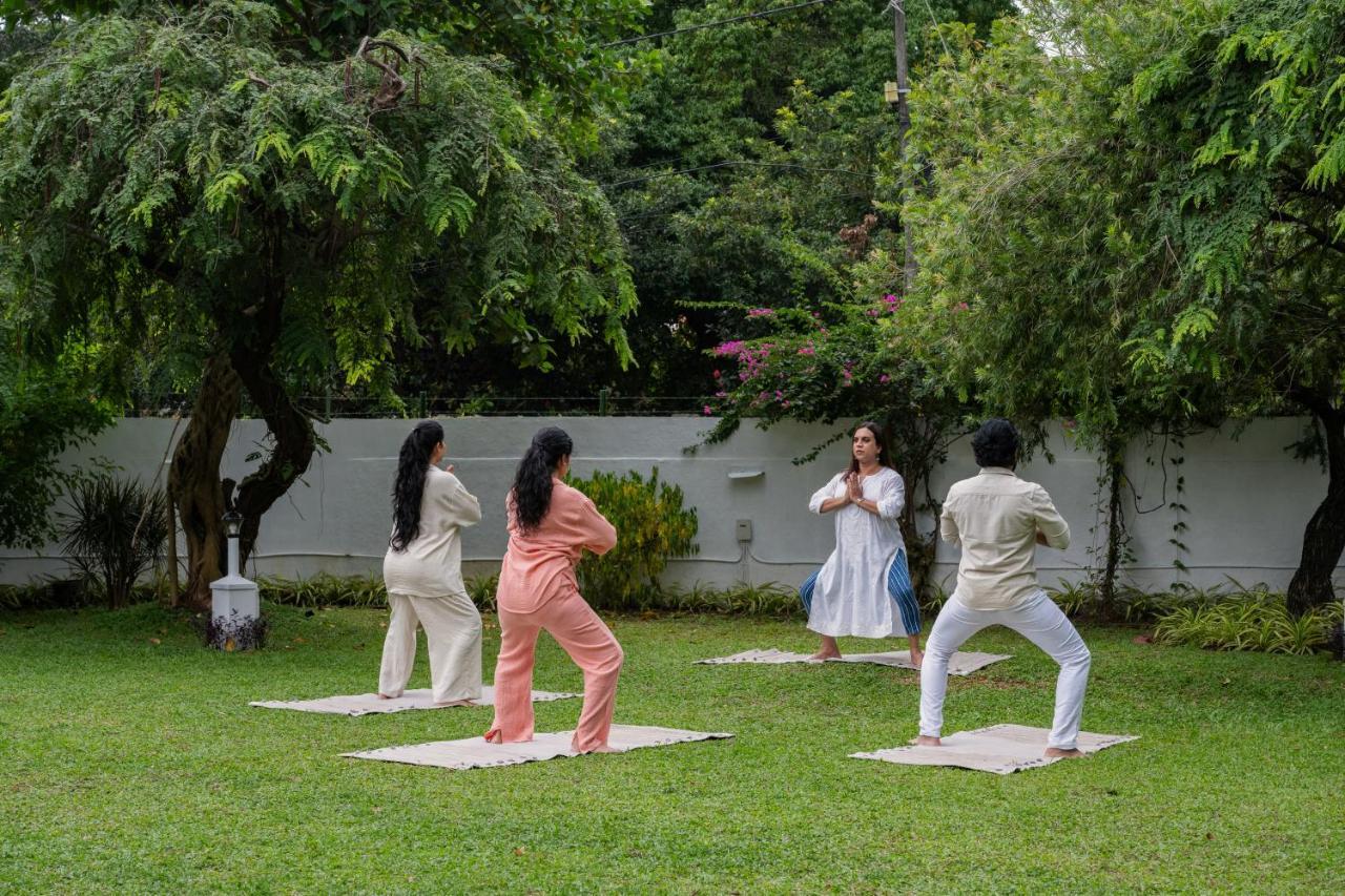 Отель The Sacred Lotus Ayurveda Wellness Retreat Коччи Экстерьер фото