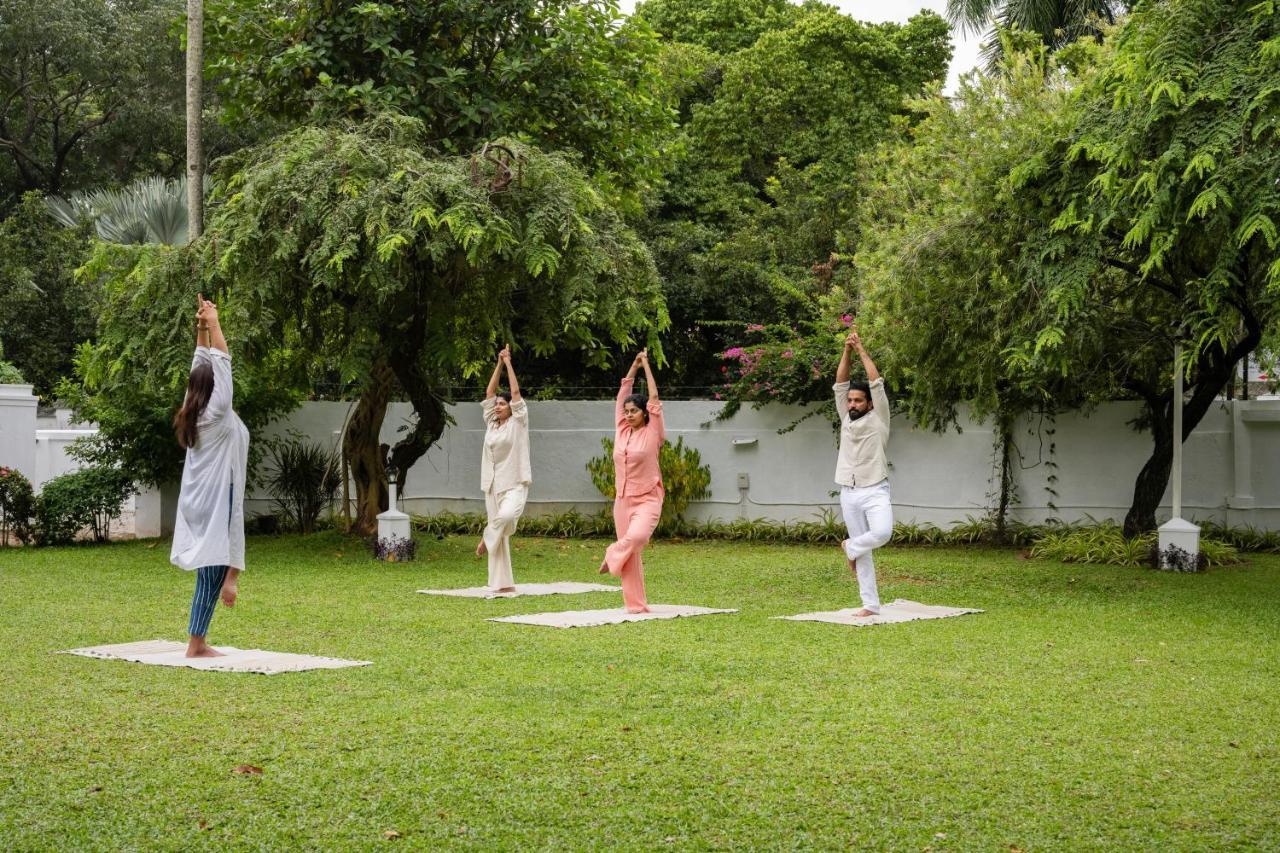 Отель The Sacred Lotus Ayurveda Wellness Retreat Коччи Экстерьер фото